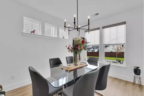 Dining - 916 Diane Ln, Moore, SC 29369 photo 2 of 3