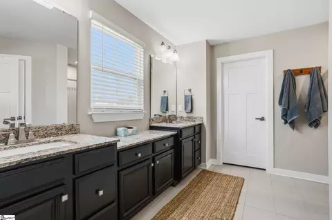 Entry Way - 212 Edwin Ellis Dr, Greer, SC 29651 photo 4 of 5