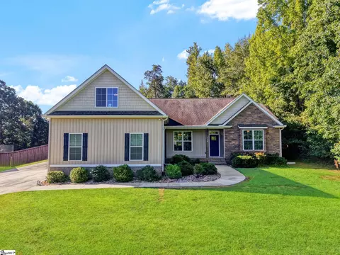 Exterior - 118 Upper Lake Dr, Easley, SC 29640 photo 5 of 13