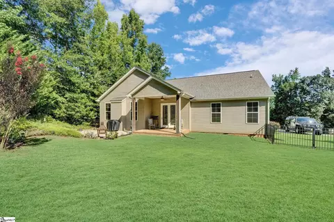 Exterior - 118 Upper Lake Dr, Easley, SC 29640 photo 10 of 13