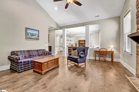 Living - 118 Upper Lake Dr, Easley, SC 29640 photo 4 of 5