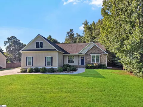 Exterior - 118 Upper Lake Dr, Easley, SC 29640 photo 4 of 13