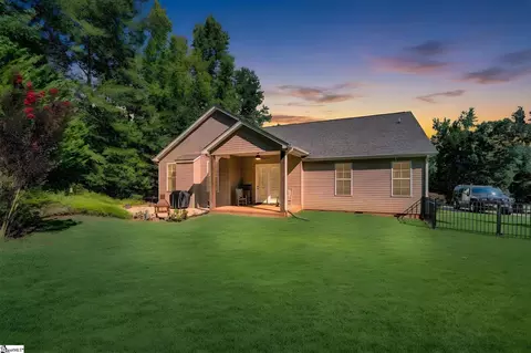 Exterior - 118 Upper Lake Dr, Easley, SC 29640 photo 2 of 13