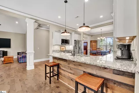 Kitchen - 118 Upper Lake Dr, Easley, SC 29640 photo 2 of 2