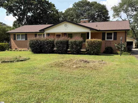 7 Clingstone Dr, Taylors, SC 29687