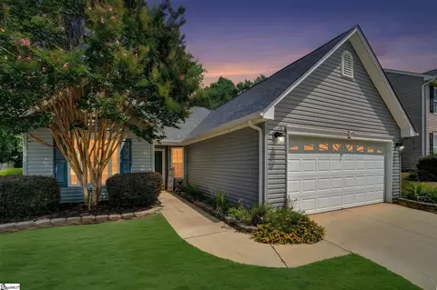 313 Garfield Ln, Simpsonville, SC 29681