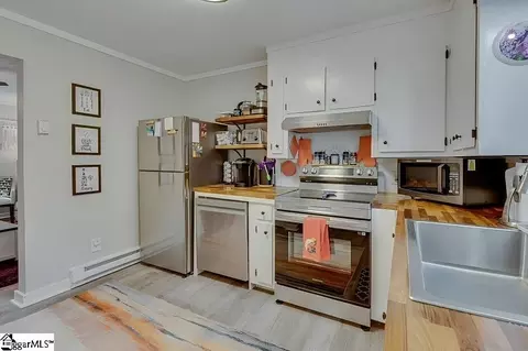 Kitchen - 409 Lindsay Rd, Clemson, SC 29631 photo 2 of 3