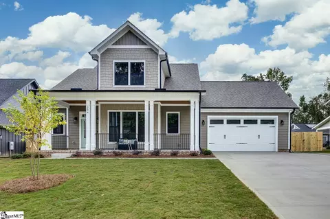 204 Forest Park Dr, Simpsonville, SC 29681