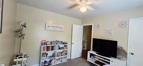 Bedroom - 658 Maple Dr, Greer, SC 29651 photo 8 of 11