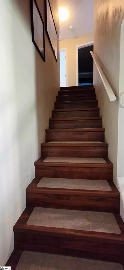 Entry Way - 658 Maple Dr, Greer, SC 29651 photo 3 of 3