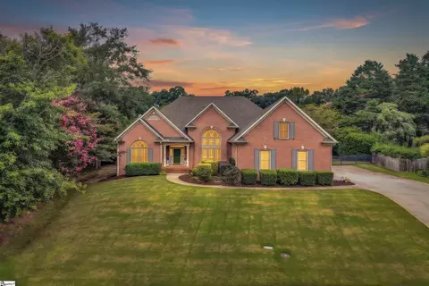 105 River Walk Dr, Simpsonville, SC 29681