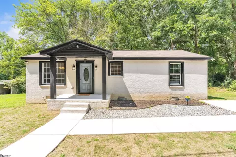 105 Oakland Hts, Laurens, SC 29360