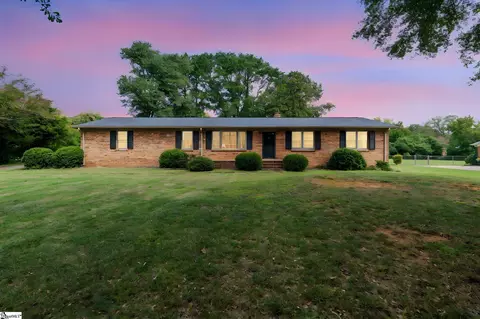 105 Thunderbird Pl, Spartanburg, SC 29307