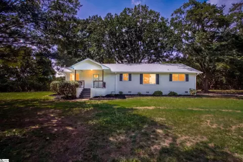 488 Tabor Woods Rd, Pickens, SC 29671