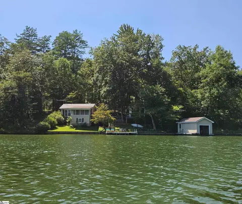 749 Red Oak Dr, Tamassee, SC 29686