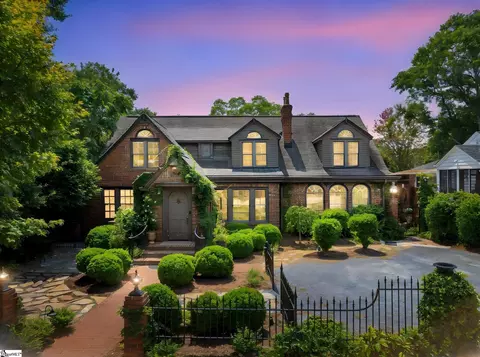 22 Lanneau Dr, Greenville, SC 29605