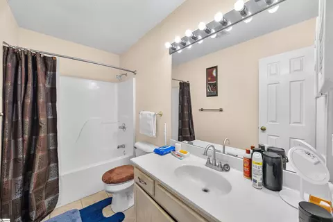 Bath - 712 Larado Ct, Moore, SC 29369 photo 1 of 1
