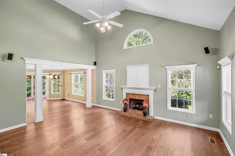 Living - 511 Shadetree Ct, Moore, SC 29369 photo 1 of 3