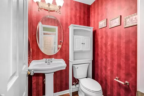 Bath - 511 Shadetree Ct, Moore, SC 29369 photo 1 of 3