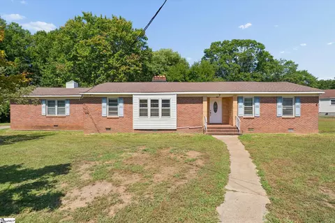 7 Acorn Ct, Greenville, SC 29609