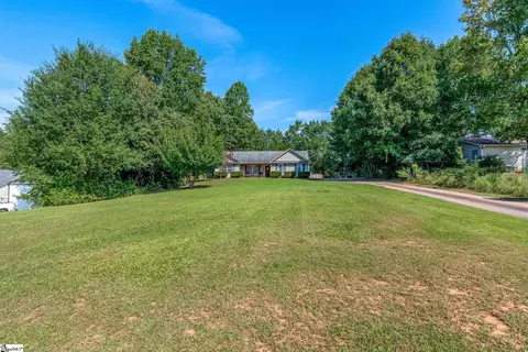 Exterior - 208 Redfern Ct, Easley, SC 29640 photo 3 of 3