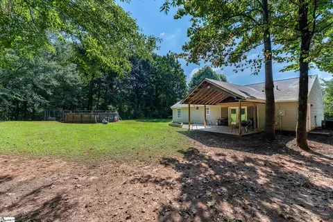 Exterior - 208 Redfern Ct, Easley, SC 29640 photo 2 of 3