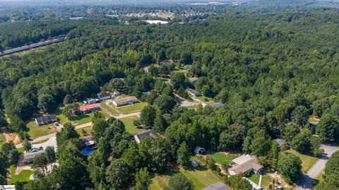 View/Area - 208 Redfern Ct, Easley, SC 29640 photo 6 of 9