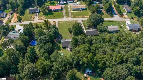 View/Area - 208 Redfern Ct, Easley, SC 29640 photo 5 of 9