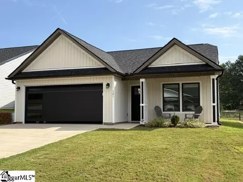 121 Sunrise Rd, Spartanburg, SC 29302