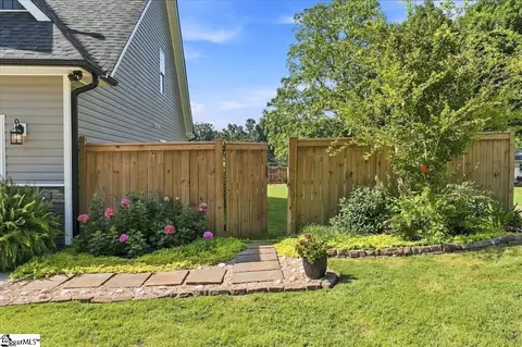 Exterior - 314 Roscoe Dr, Greer, SC 29651 photo 8 of 12