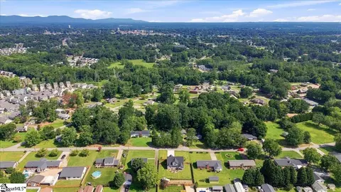 View/Area - 314 Roscoe Dr, Greer, SC 29651 photo 4 of 5