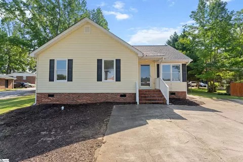 302 Valley View Rd, Fountain Inn, SC 29644