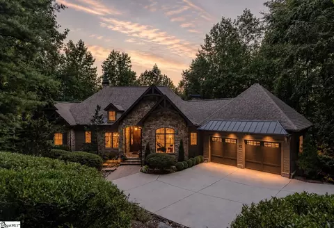 22 Lake Hills Ln, Travelers Rest, SC 29690