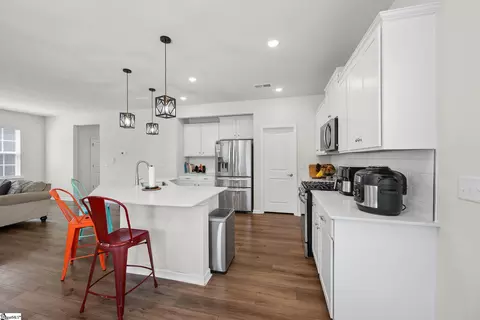 Kitchen - 147 Somerset Ln, Central, SC 29630 photo 1 of 2