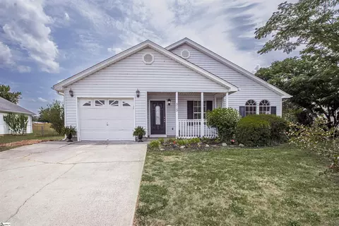 515 Climbing Rose Ct, Fountain Inn, SC 29644