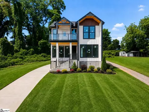 33 Happy Ave, Greenville, SC 29609