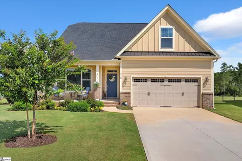 218 Montview Cir, Greenville, SC 29617