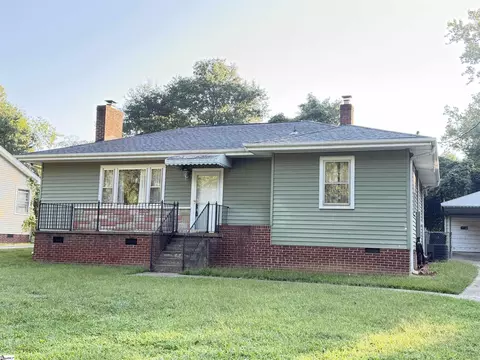 9 Twin Springs Dr, Greenville, SC 29605