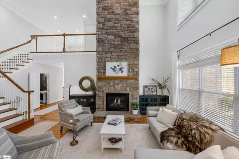 8 Firnstone Ct, Greenville, SC 29607