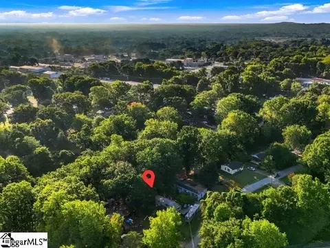 304 Ivydale Dr, Greenville, SC 29609