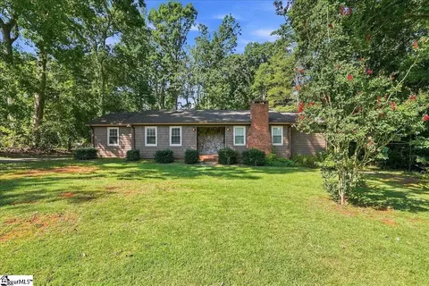 37 Wedgefield Dr, Boiling Springs, SC 29316