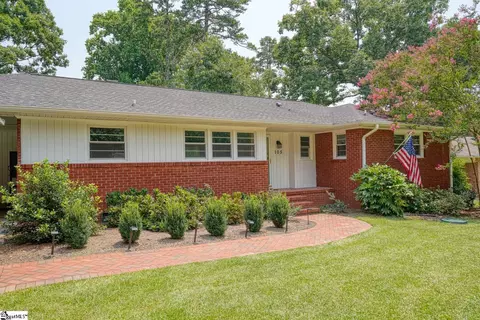 105 Guilford Pl, Spartanburg, SC 29302