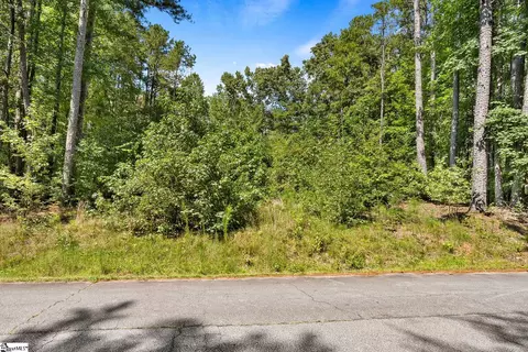132 E Spartan Dr, Westminster, SC 29693 photo 3