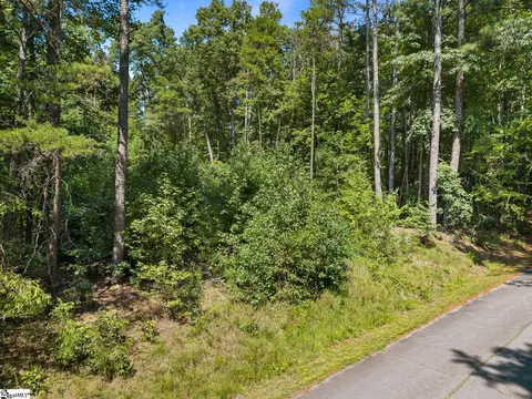 132 E Spartan Dr, Westminster, SC 29693 photo 5