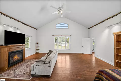 Living - 112 Bert Ct, Greer, SC 29651 photo 2 of 3
