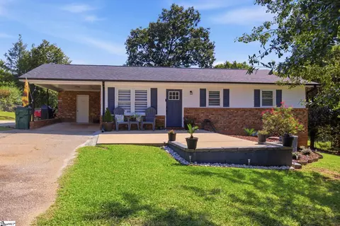 117 Rocking Chair Ln, Spartanburg, SC 29307