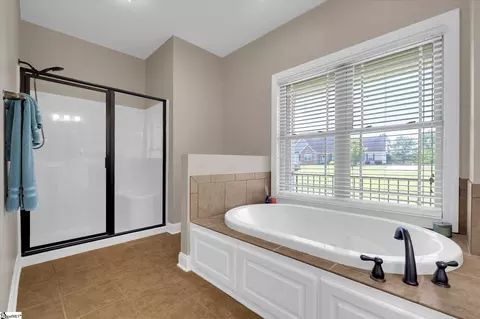 Bath - 310 Puckett Mill Dr, Central, SC 29630 photo 1 of 3
