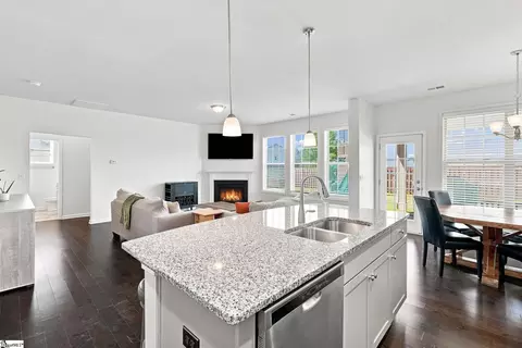 Kitchen - 577 Shrine Ct, Lyman, SC 29365 photo 5 of 6