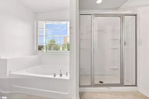 Bath - 577 Shrine Ct, Lyman, SC 29365 photo 5 of 5