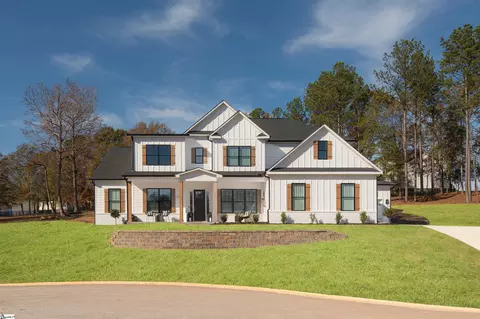 302 Forest Edge Rd, Piedmont, SC 29673